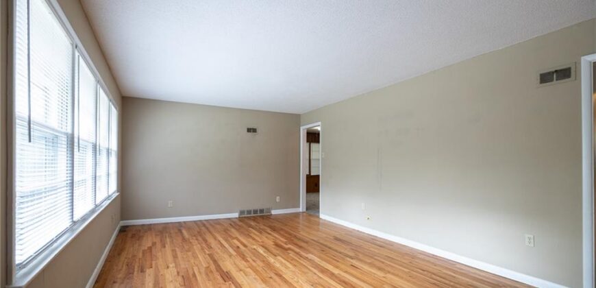 5444 N Cypress Avenue, Kansas City, MO 64119