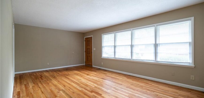 5444 N Cypress Avenue, Kansas City, MO 64119