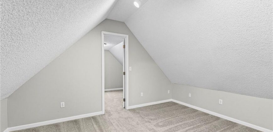 315 Shannon Avenue, Smithville, MO 64089