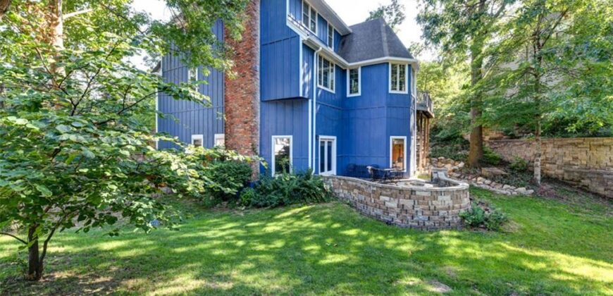 719 White Oak Lane, Gladstone, MO 64116