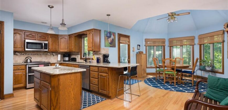 719 White Oak Lane, Gladstone, MO 64116