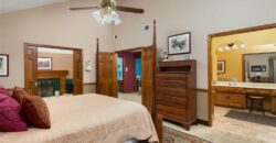 719 White Oak Lane, Gladstone, MO 64116