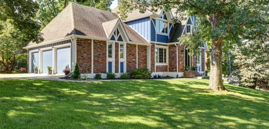 719 White Oak Lane, Gladstone, MO 64116