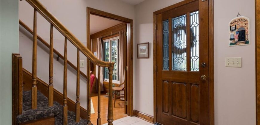 719 White Oak Lane, Gladstone, MO 64116