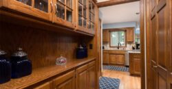 719 White Oak Lane, Gladstone, MO 64116