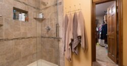 719 White Oak Lane, Gladstone, MO 64116