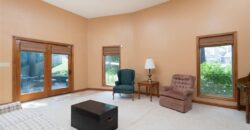 719 White Oak Lane, Gladstone, MO 64116