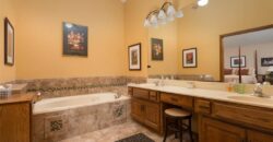 719 White Oak Lane, Gladstone, MO 64116