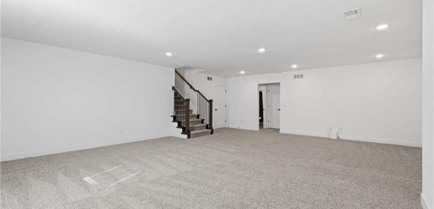 8015 N Sycamore Avenue, Kansas City, MO 64158