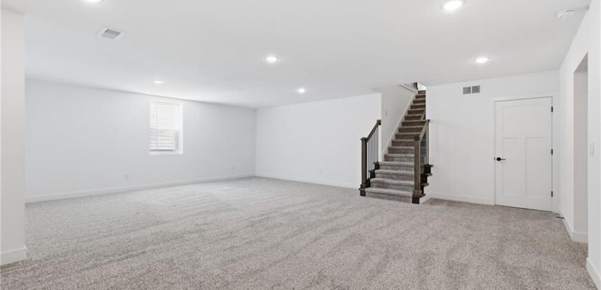 8015 N Sycamore Avenue, Kansas City, MO 64158