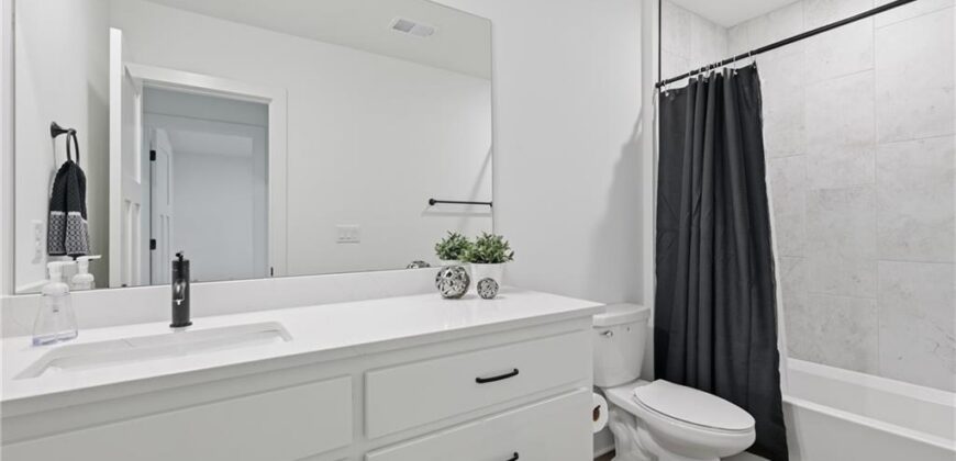 8015 N Sycamore Avenue, Kansas City, MO 64158