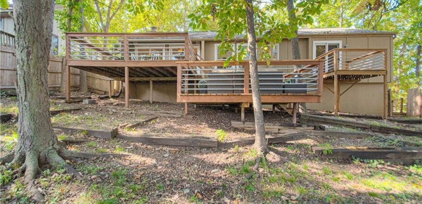 807 NW 70th Street, Kansas City, MO 64118