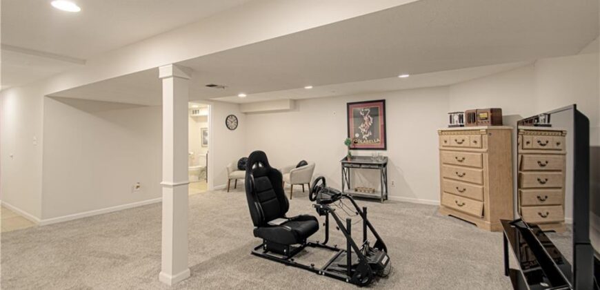 807 NW 70th Street, Kansas City, MO 64118