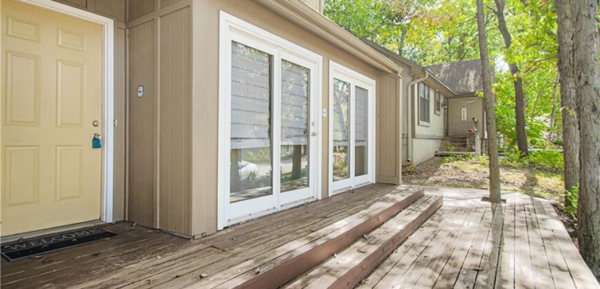 807 NW 70th Street, Kansas City, MO 64118