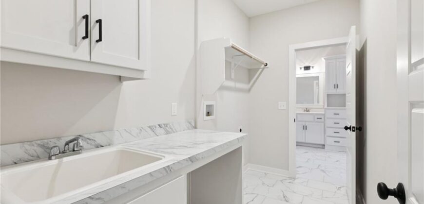 8965 NE 99th Street, Kansas City, MO 64157