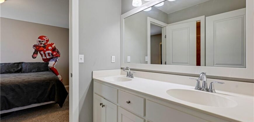 6115 NW 104th Terrace, Kansas City, MO 64154