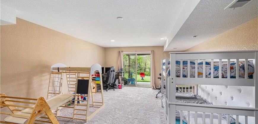 11684 N Ewing Avenue, Kansas City, MO 64156