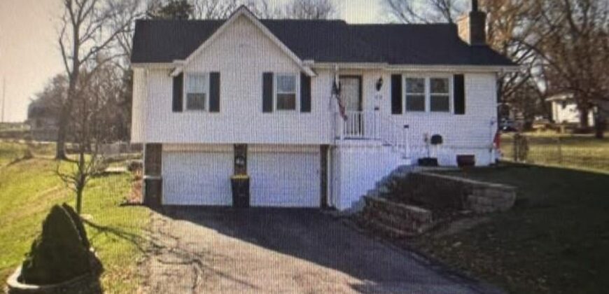 919 NE 114th Street, Kansas City, MO 64155