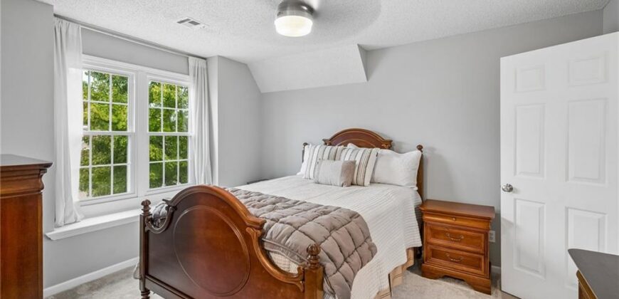 6705 NW Monticello Terrace, Parkville, MO 64152
