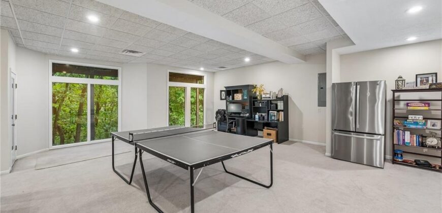 6705 NW Monticello Terrace, Parkville, MO 64152