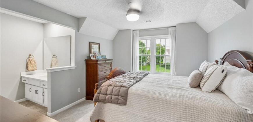 6705 NW Monticello Terrace, Parkville, MO 64152