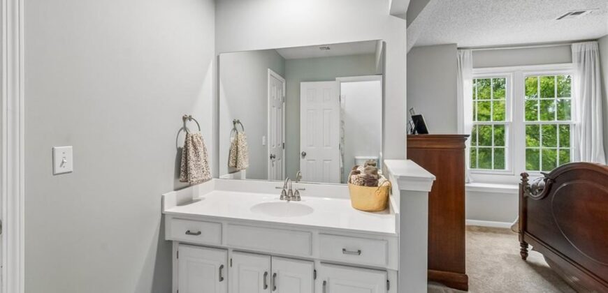 6705 NW Monticello Terrace, Parkville, MO 64152