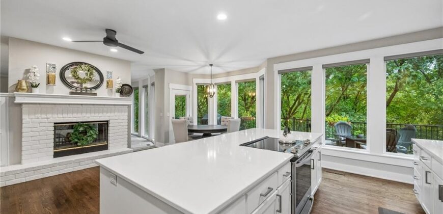 6705 NW Monticello Terrace, Parkville, MO 64152