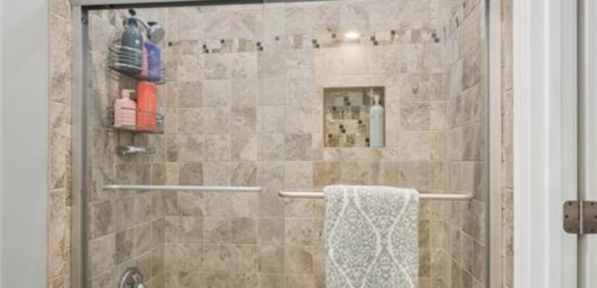 6705 NW Monticello Terrace, Parkville, MO 64152
