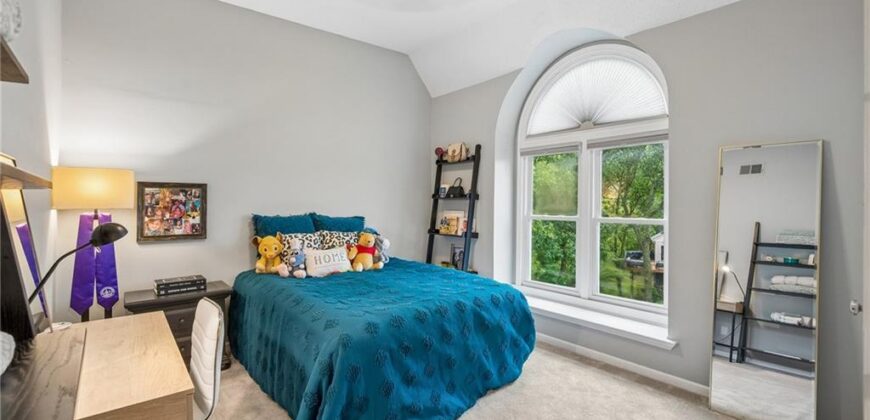 6705 NW Monticello Terrace, Parkville, MO 64152
