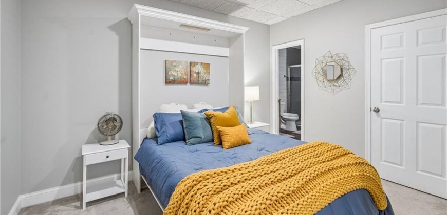 6705 NW Monticello Terrace, Parkville, MO 64152