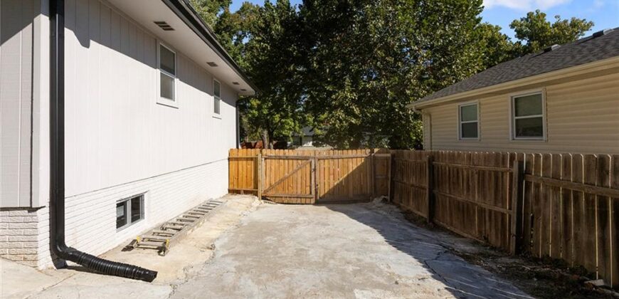 1001 NE 46th Terrace, Kansas City, MO 64116