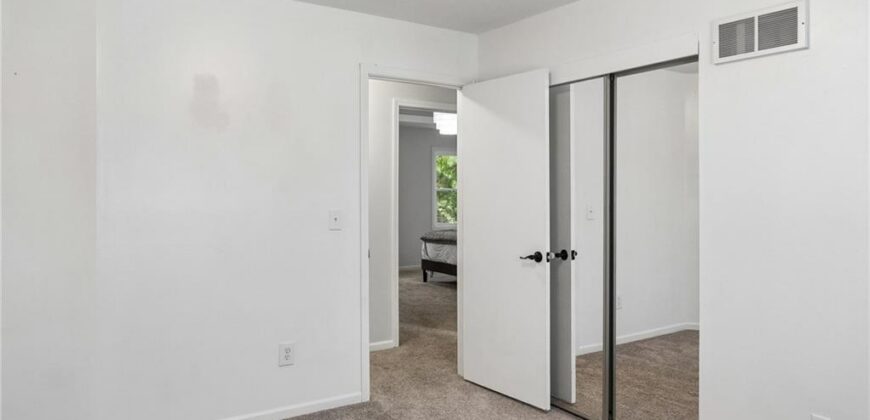 7606 NW 73rd Court, Kansas City, MO 64152