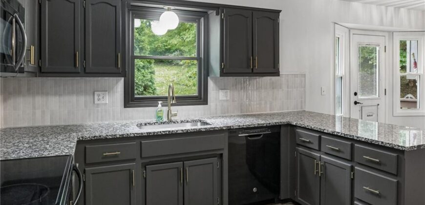 7606 NW 73rd Court, Kansas City, MO 64152