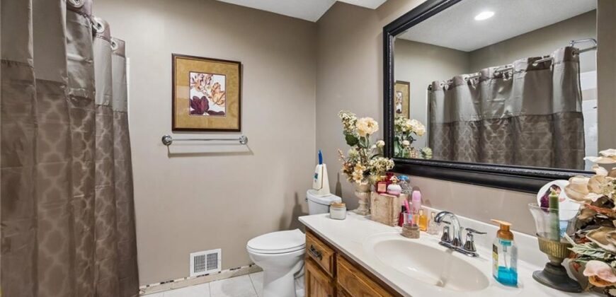 7314 N olive Street, Kansas City, MO 64118