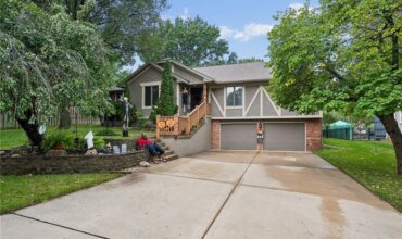 7314 N olive Street, Kansas City, MO 64118