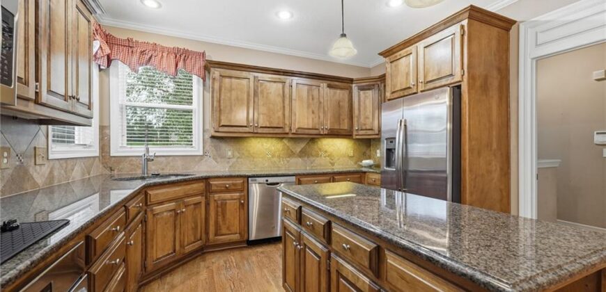 10303 N Dallas Avenue, Kansas City, MO 64154