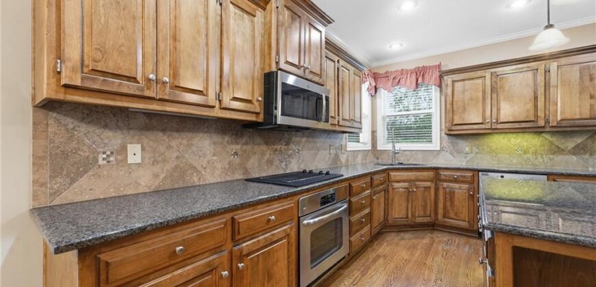 10303 N Dallas Avenue, Kansas City, MO 64154