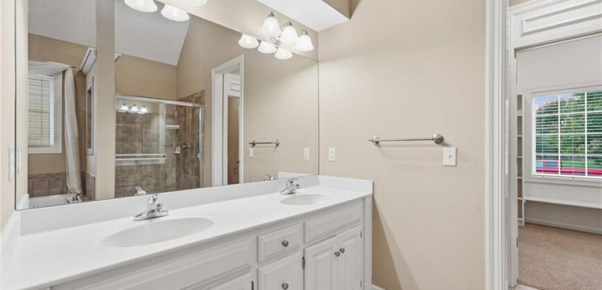 10303 N Dallas Avenue, Kansas City, MO 64154