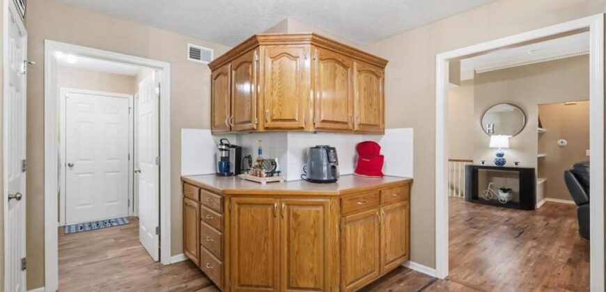 11226 N Belleview Avenue, Kansas City, MO 64155