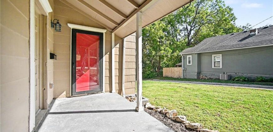 303 N MORSE Avenue, Liberty, MO 64068