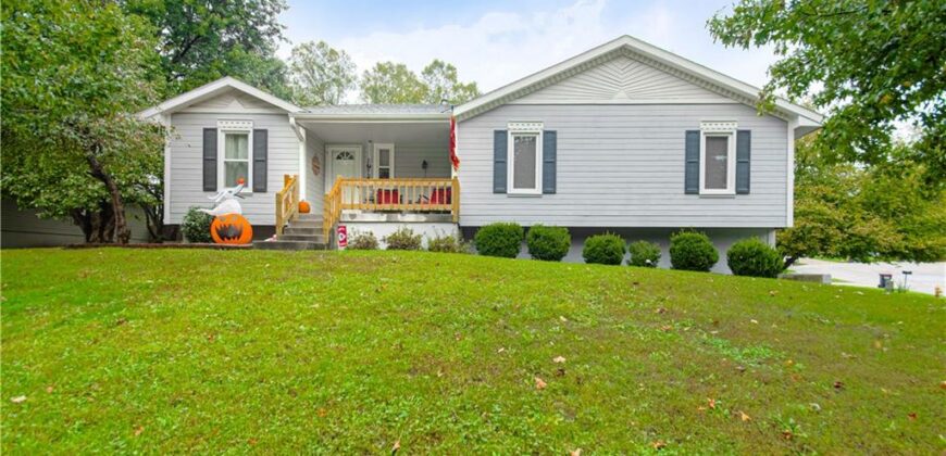 1914 Meadowlane Street, Kearney, MO 64060