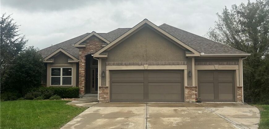 15096 NW 66th Street, Parkville, MO 64152