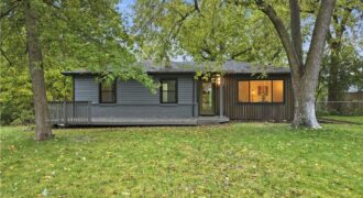 2919 NE Russell Road, Kansas City, MO 64117