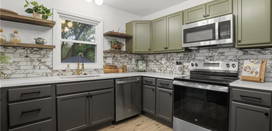 2919 NE Russell Road, Kansas City, MO 64117