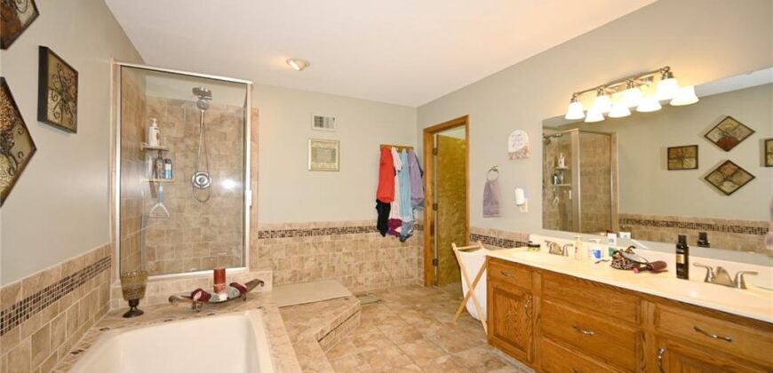 8516 N Winan Avenue, Kansas City, MO 64153