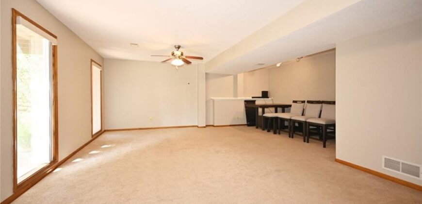 8516 N Winan Avenue, Kansas City, MO 64153