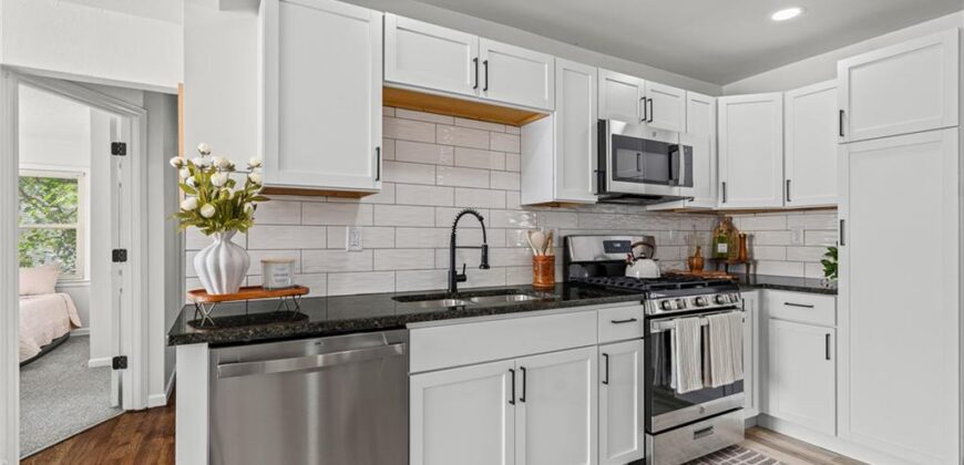 2404 NE 60TH Street, Gladstone, MO 64118