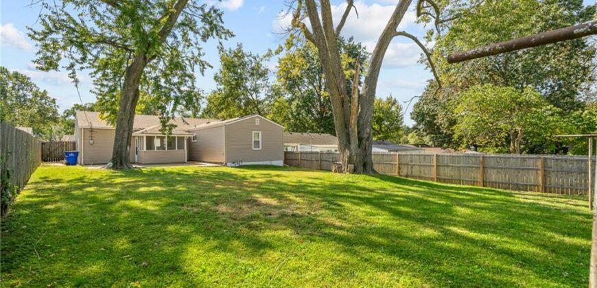 2404 NE 60TH Street, Gladstone, MO 64118