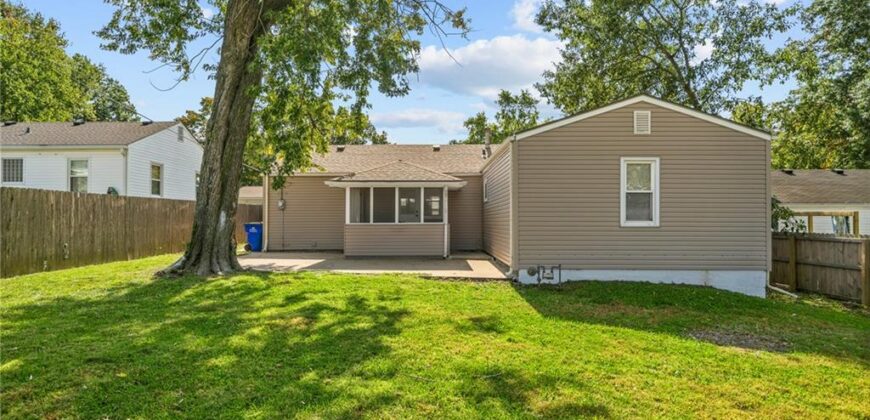 2404 NE 60TH Street, Gladstone, MO 64118