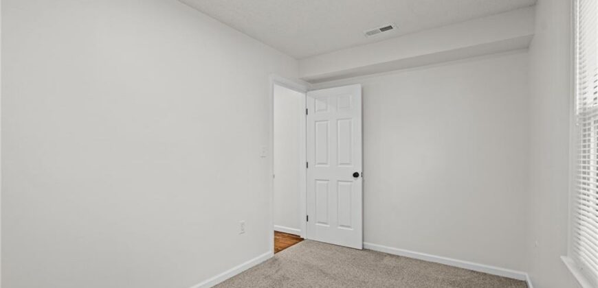 2404 NE 60TH Street, Gladstone, MO 64118